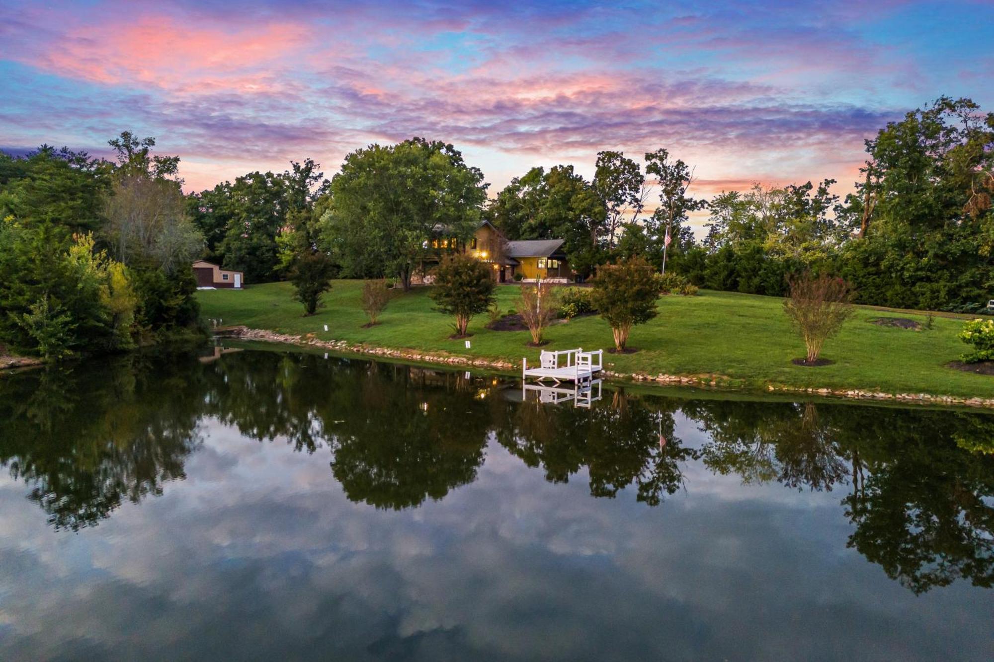 Haven On The Pond Villa Pigeon Forge Bagian luar foto