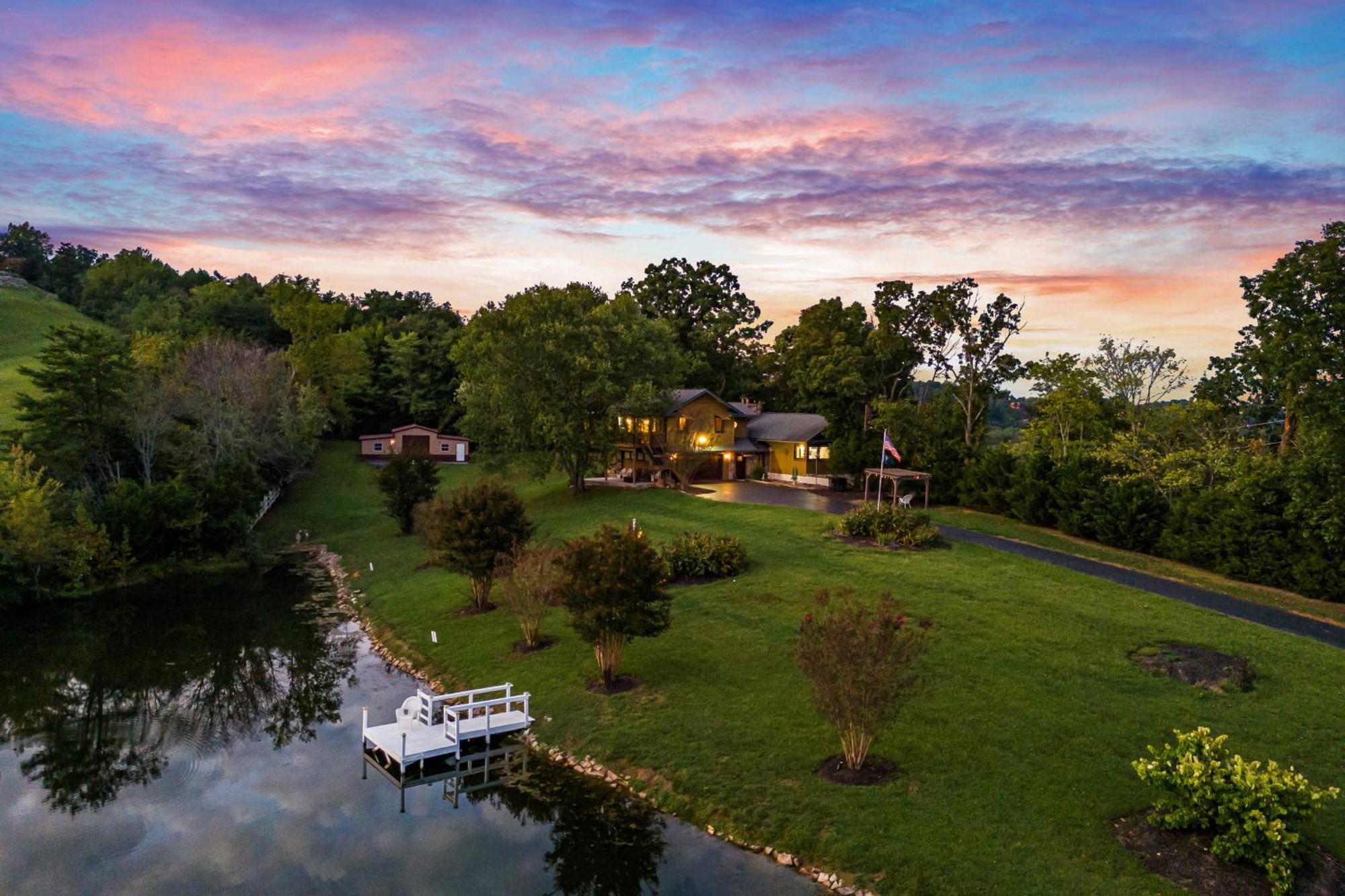 Haven On The Pond Villa Pigeon Forge Bagian luar foto