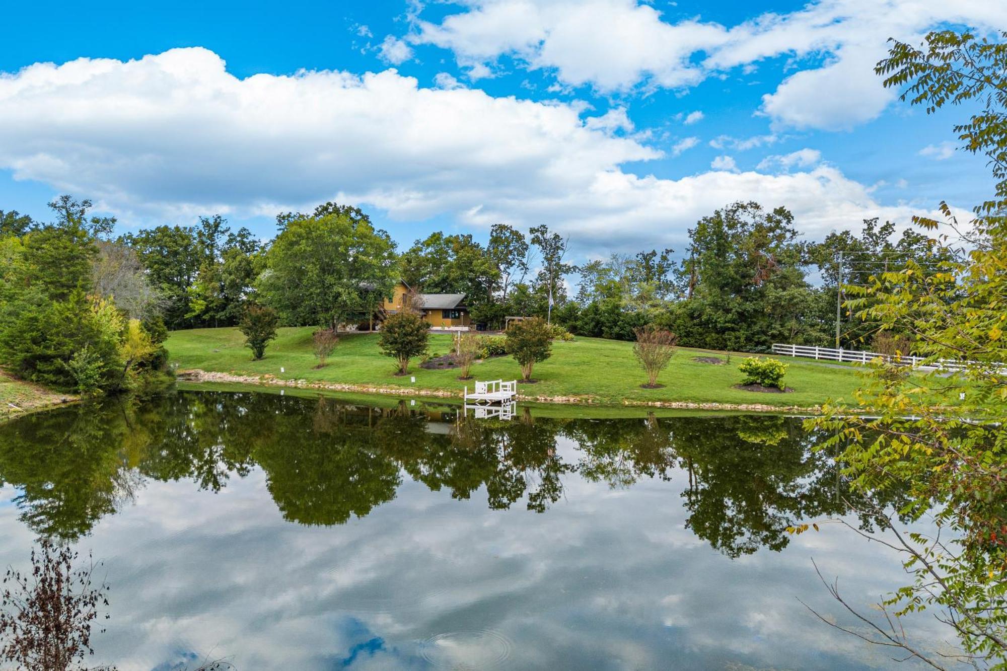 Haven On The Pond Villa Pigeon Forge Bagian luar foto