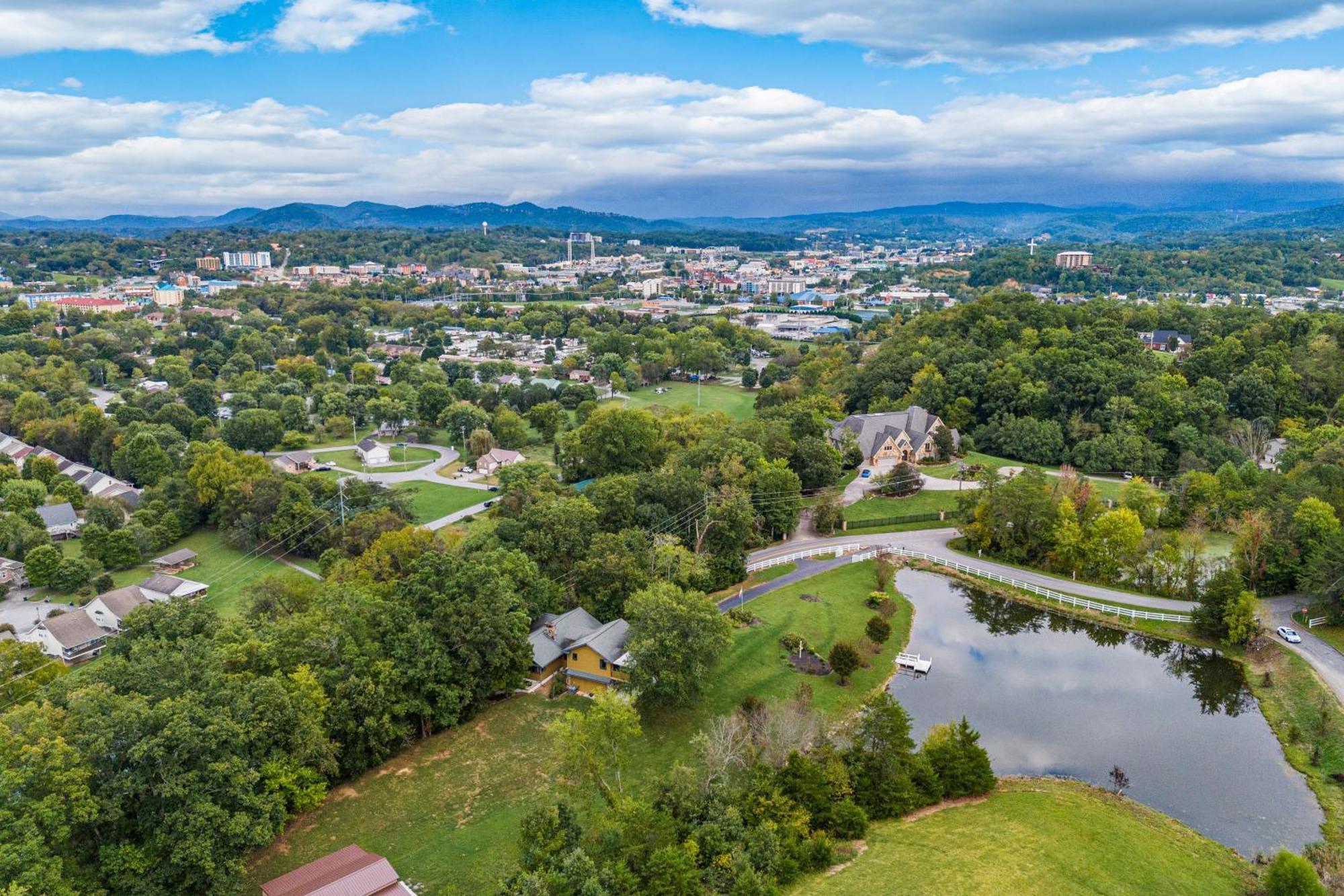 Haven On The Pond Villa Pigeon Forge Bagian luar foto