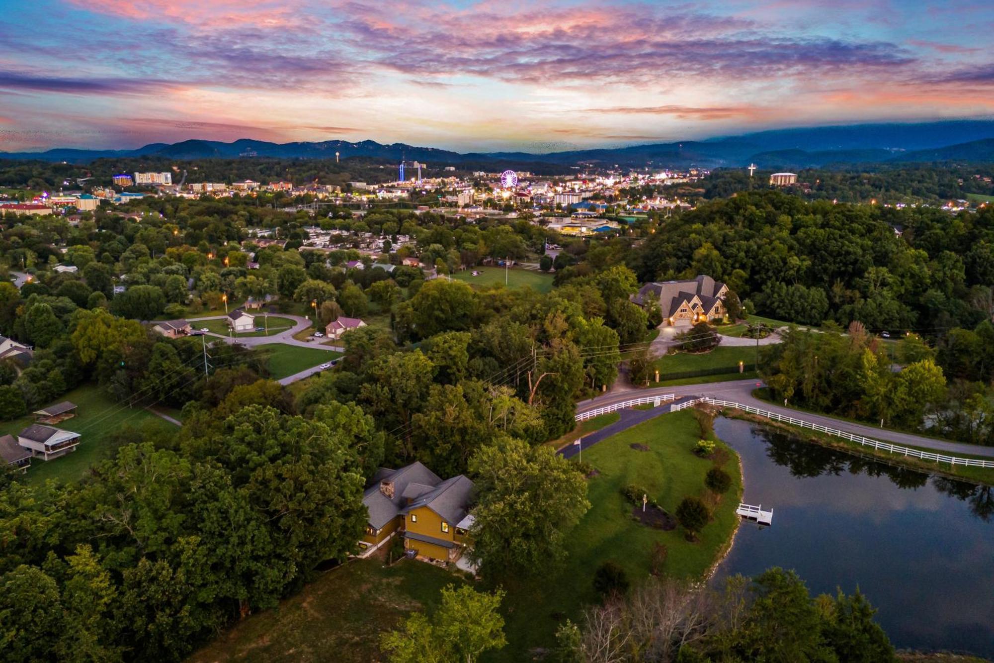 Haven On The Pond Villa Pigeon Forge Bagian luar foto