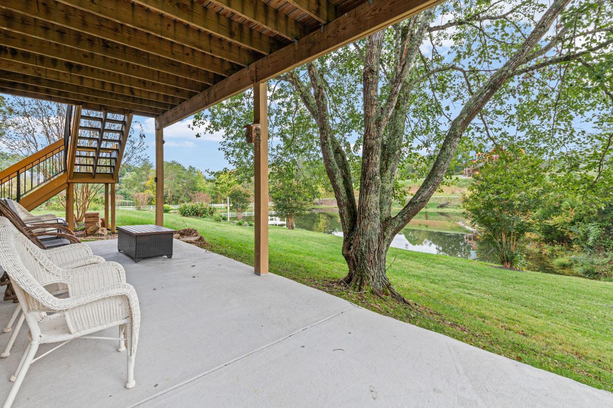 Haven On The Pond Villa Pigeon Forge Bagian luar foto