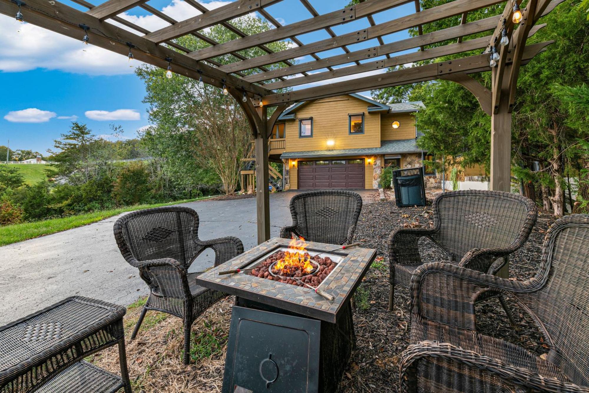 Haven On The Pond Villa Pigeon Forge Bagian luar foto